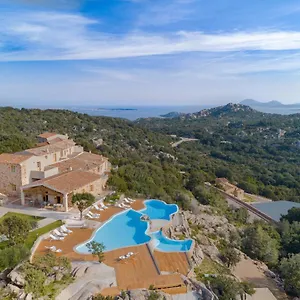 Borgo Smeraldo 4*, Arzachena Italia