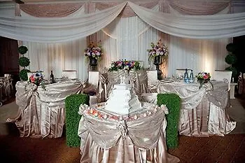 Montecassino Hotel & Suites Toronto 3*,