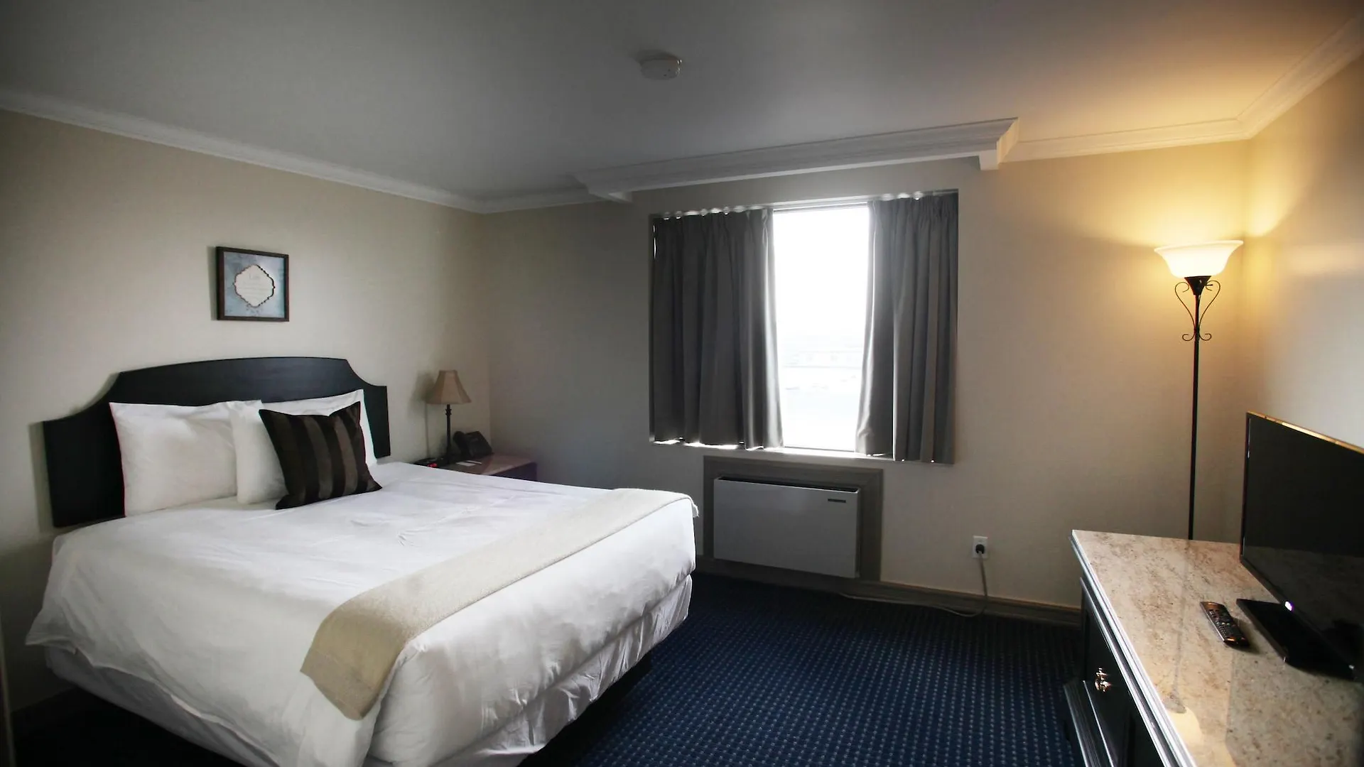 Montecassino Hotel & Suites Toronto