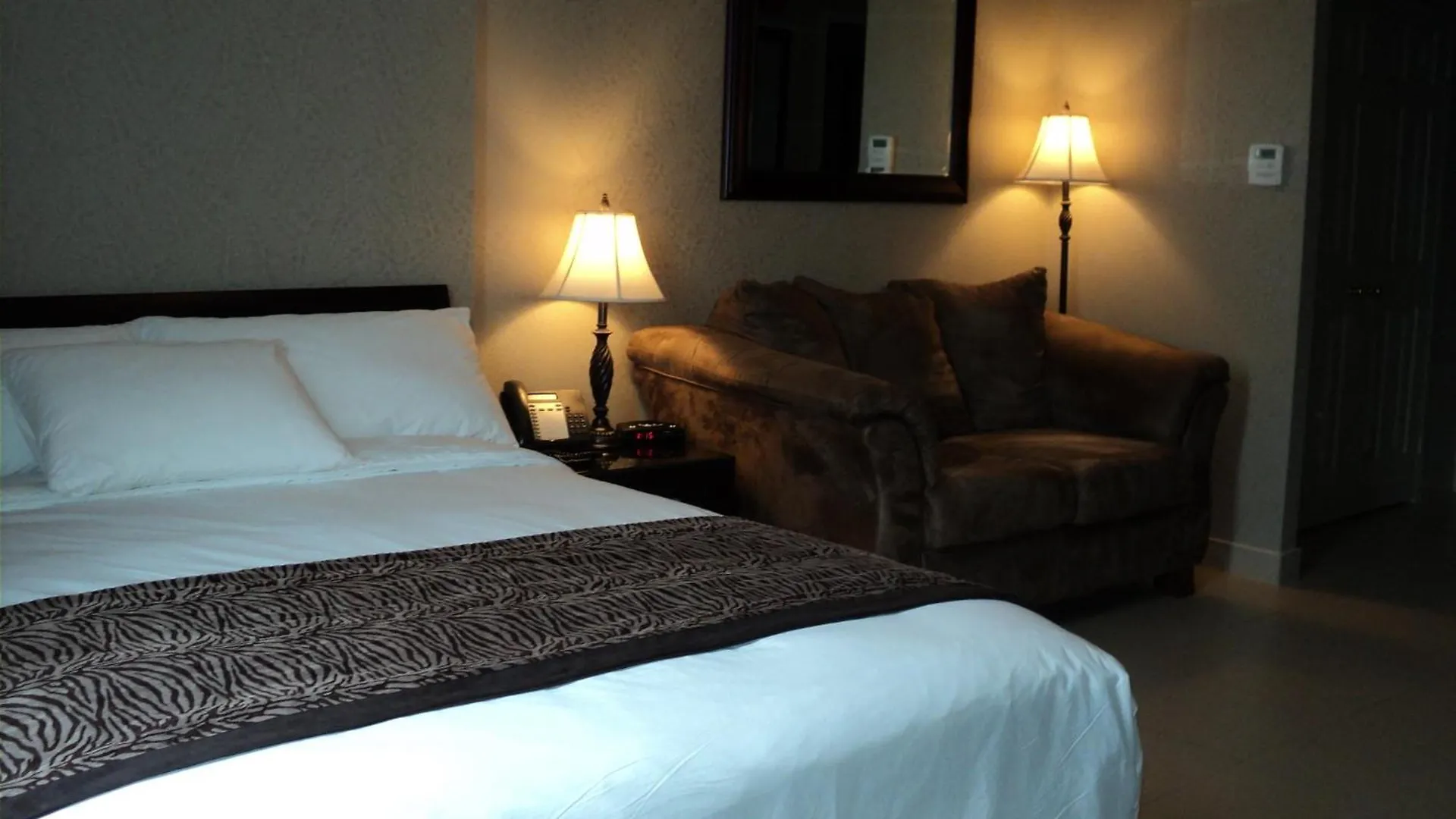 Montecassino Hotel & Suites Toronto