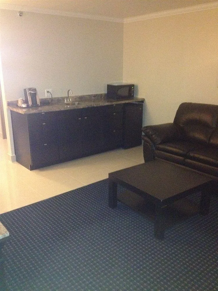 Montecassino Hotel & Suites Toronto