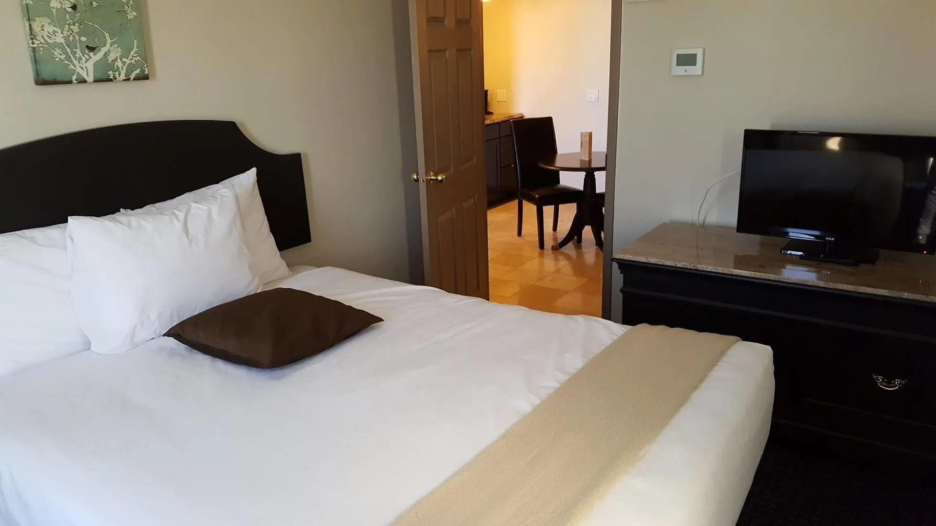 Montecassino Hotel & Suites Toronto