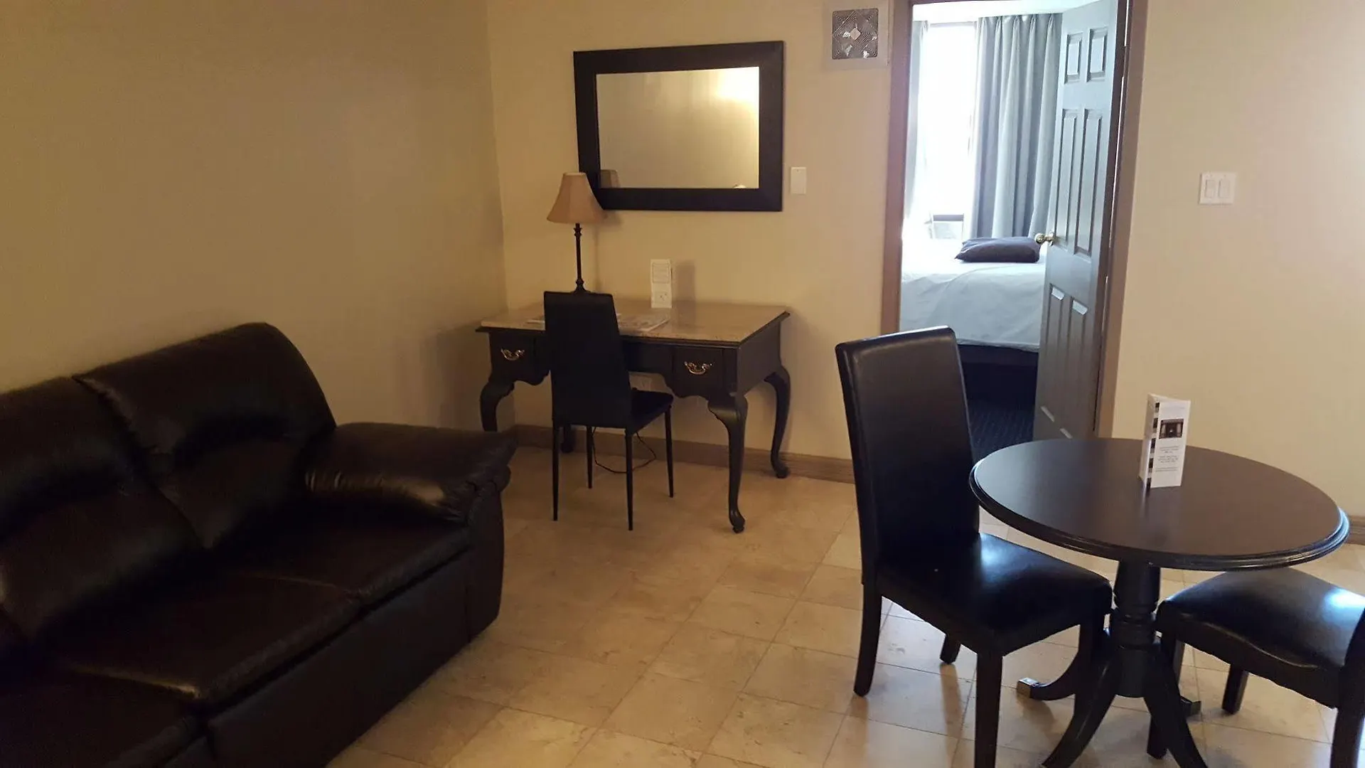 Montecassino Hotel & Suites Toronto 3*,