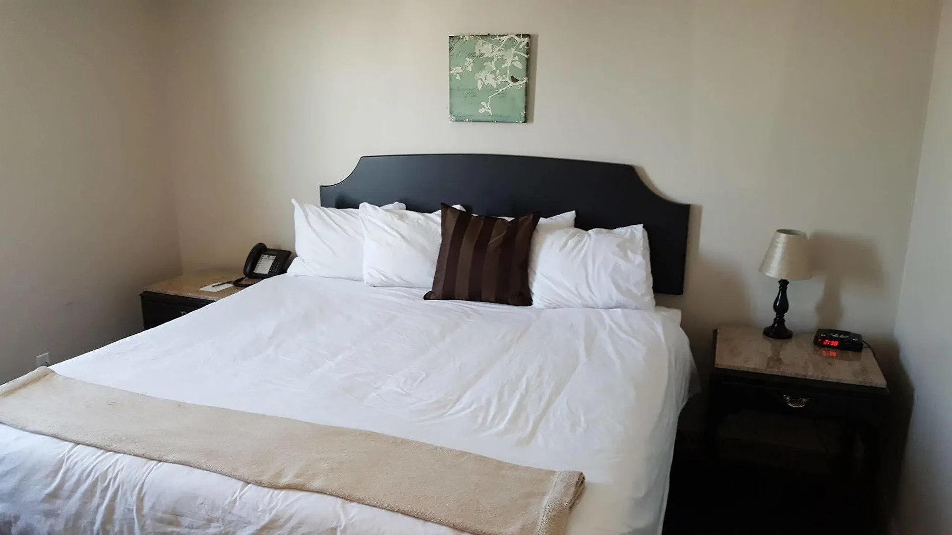 Montecassino Hotel & Suites Toronto